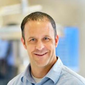 Dr. Benjamin Deneen receives the Michael E. DeBakey M.D. Award for Excellence in Research