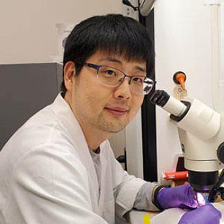 Dr. Hyunglok Chung announced as a winner of the 2021 Warren Alpert Distinguished Scholars Award